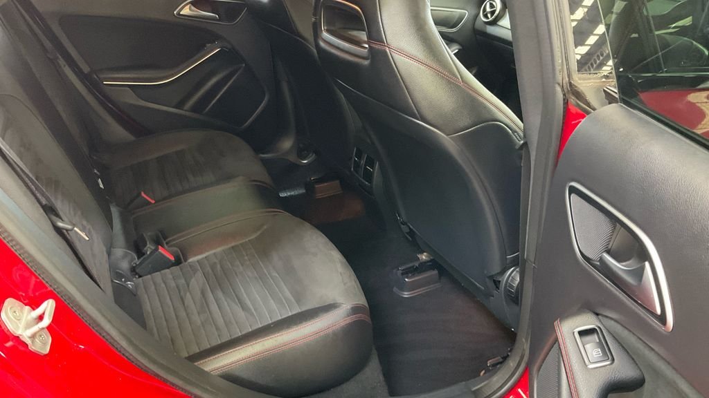 Mercedes Benz CLA