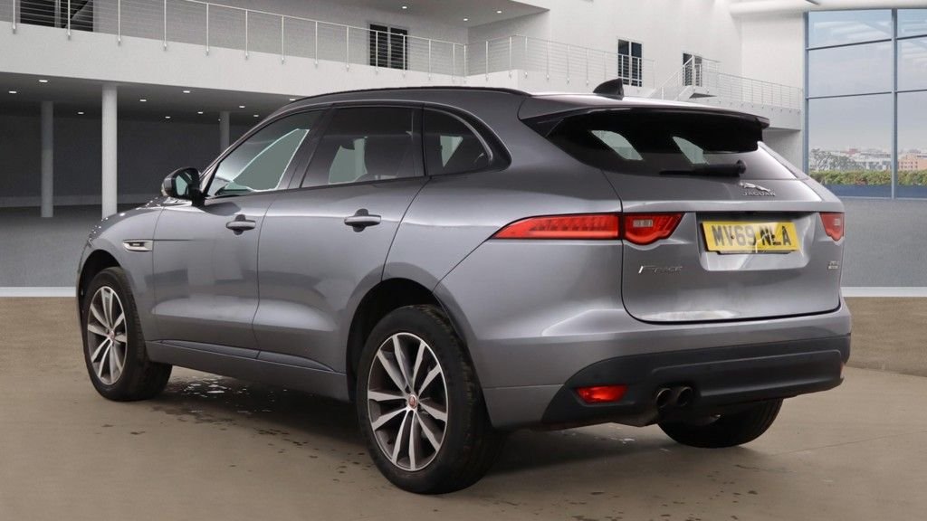 Jaguar F Pace