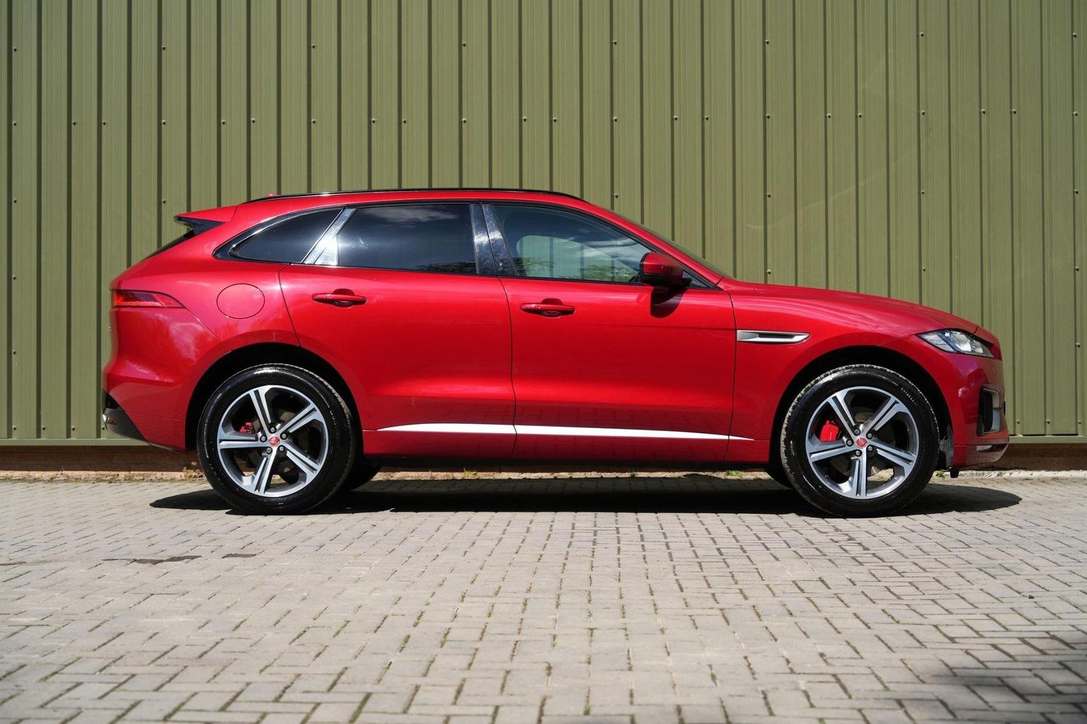 Jaguar F Pace