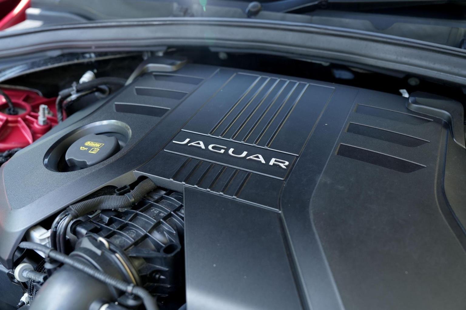 Jaguar F Pace