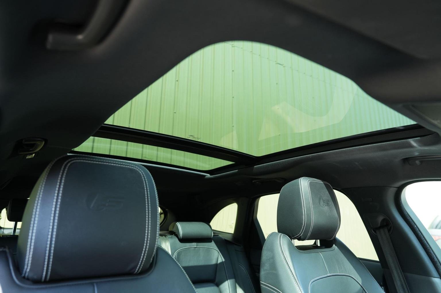 Jaguar F Pace