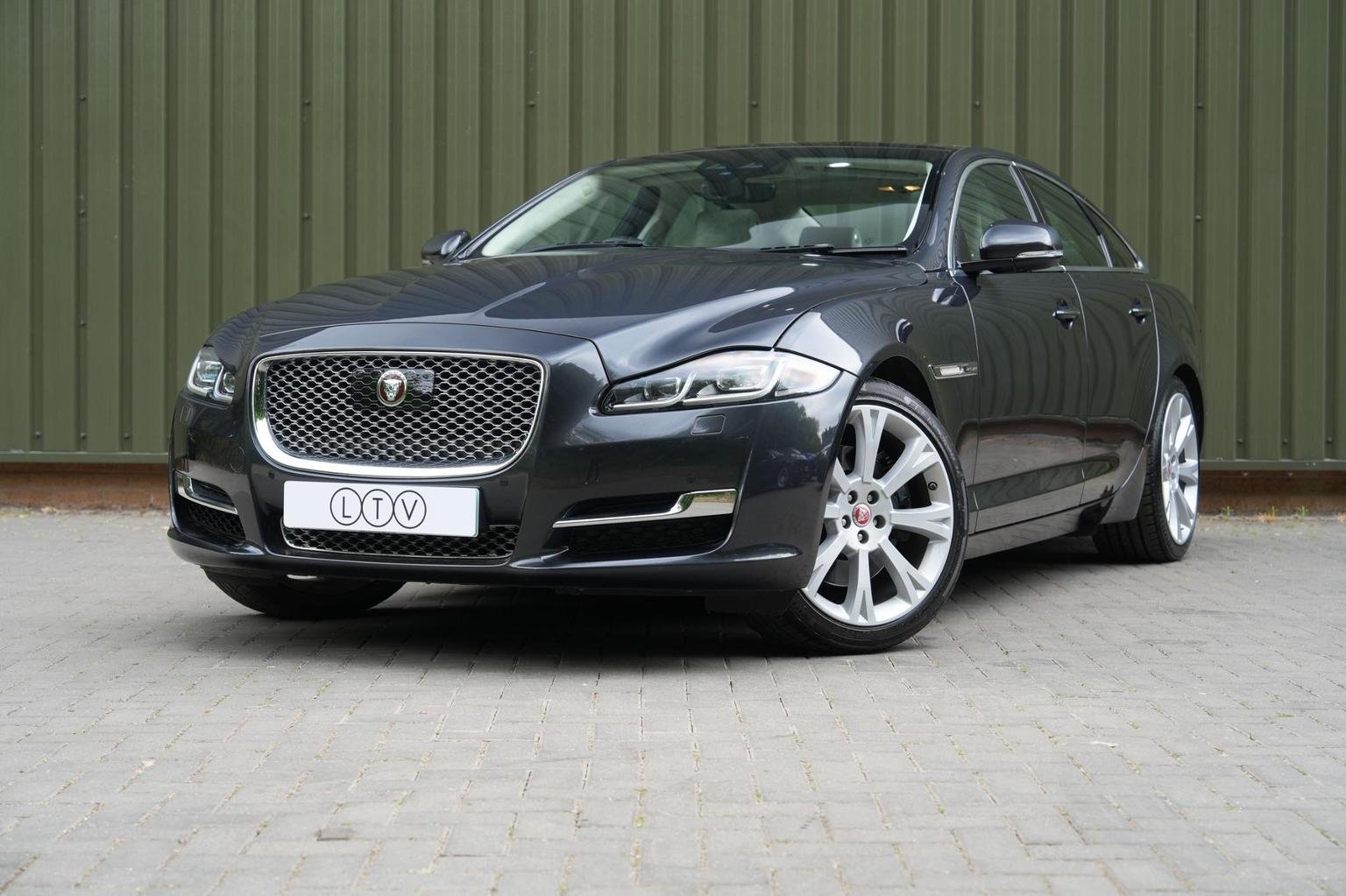 Jaguar XJ