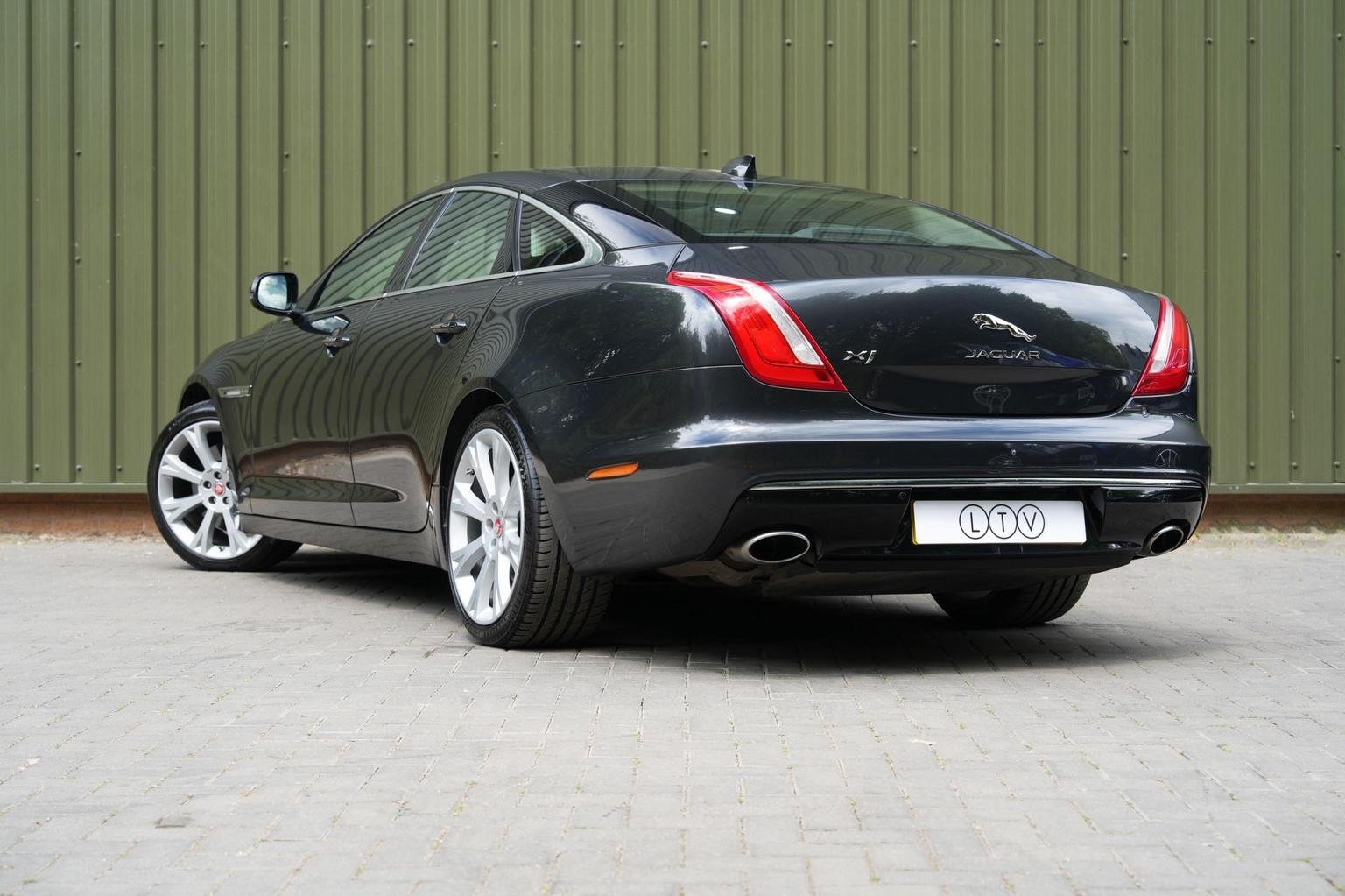 Jaguar XJ