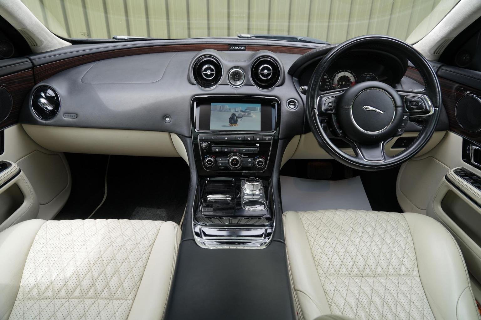Jaguar XJ