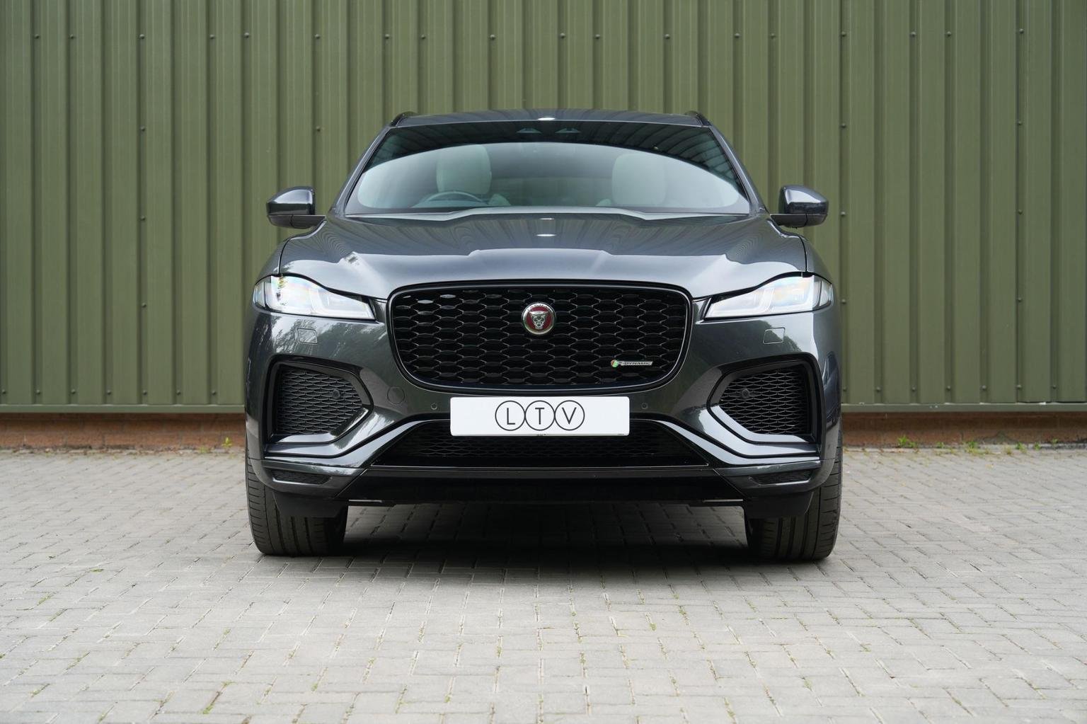 Jaguar F Pace
