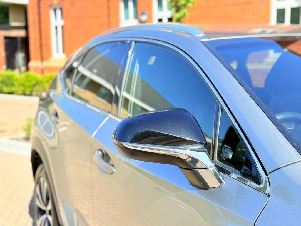 Lexus NX 300h