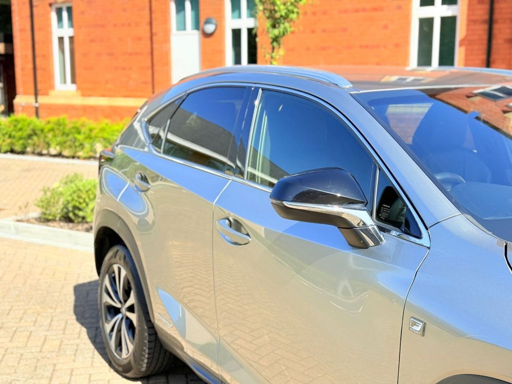 Lexus NX 300h