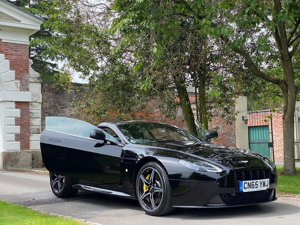 Aston Martin Vantage