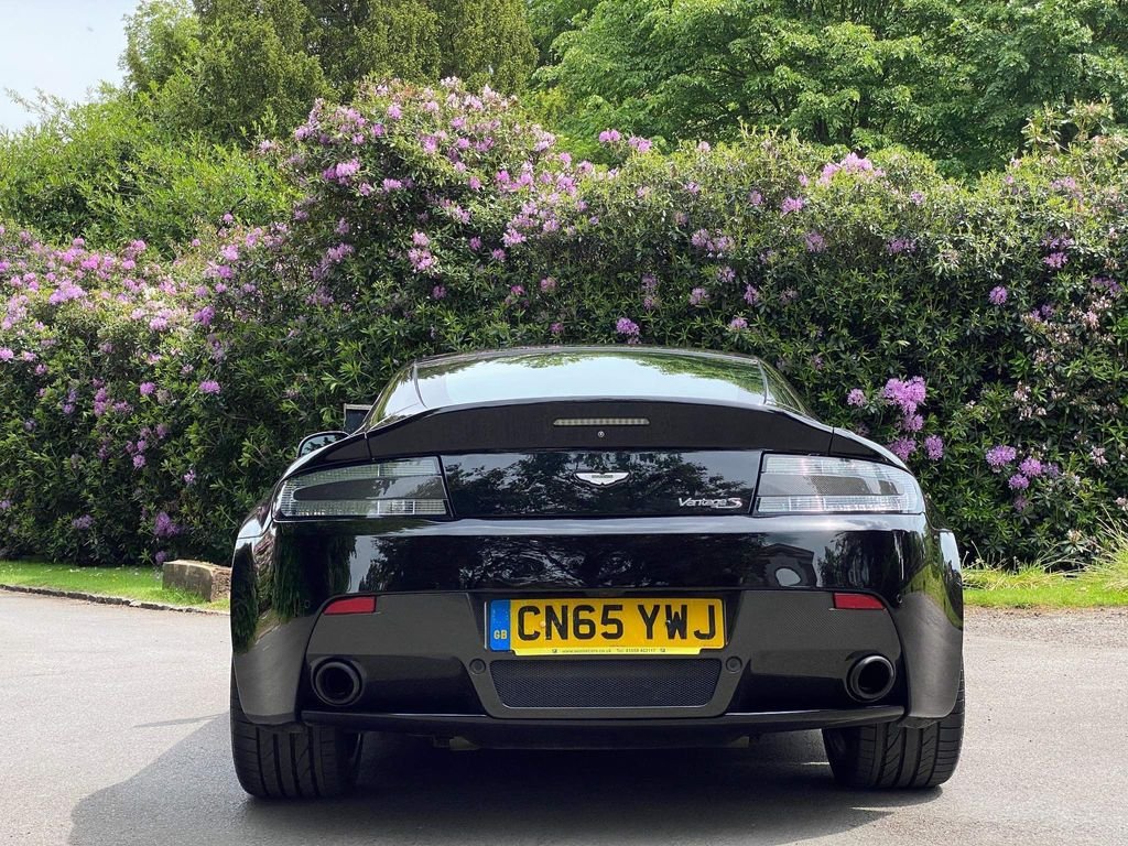Aston Martin Vantage