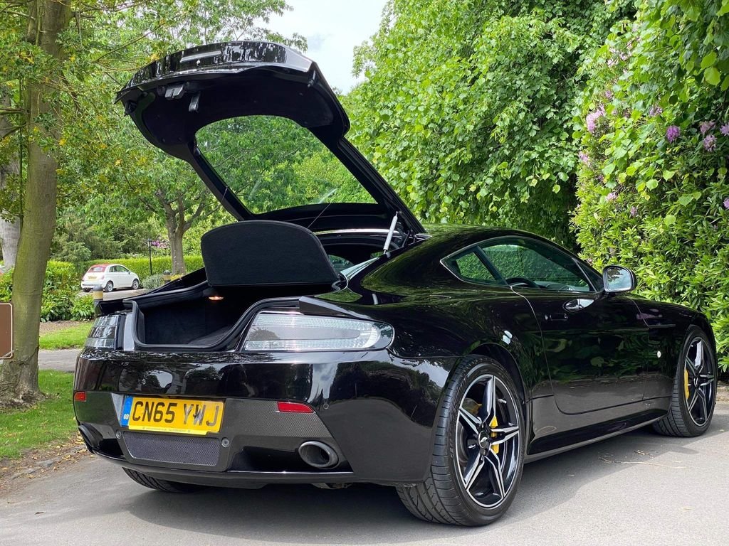 Aston Martin Vantage