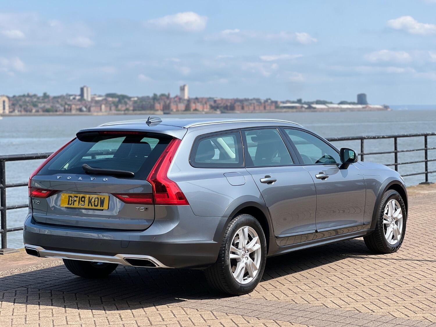 Volvo V90