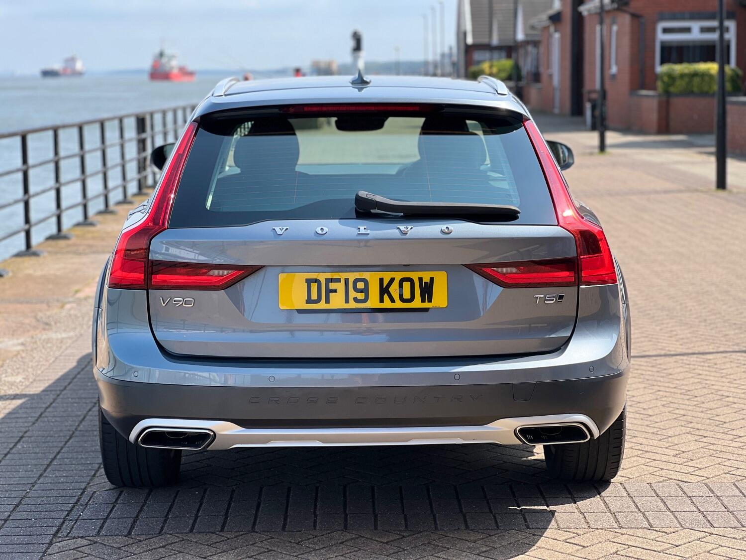Volvo V90