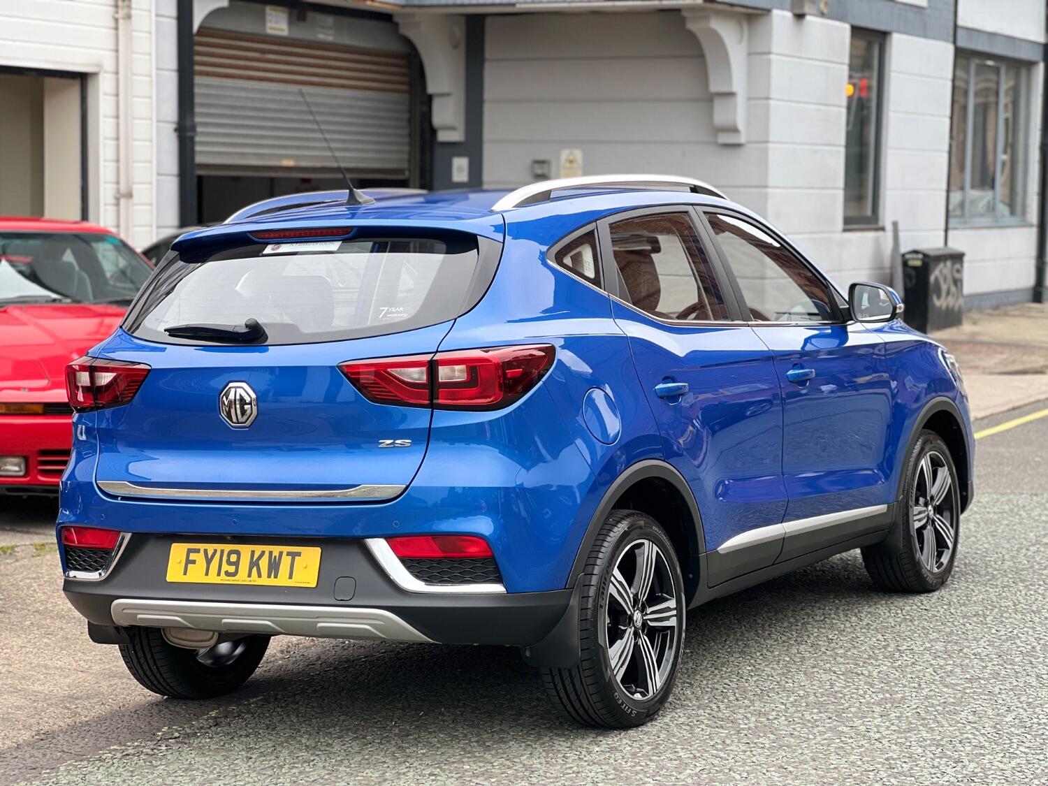 MG ZS