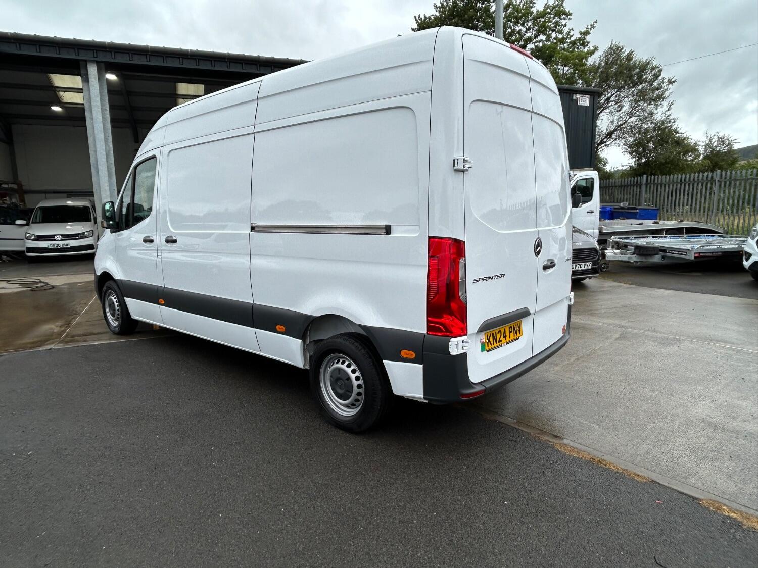 Mercedes Benz Sprinter