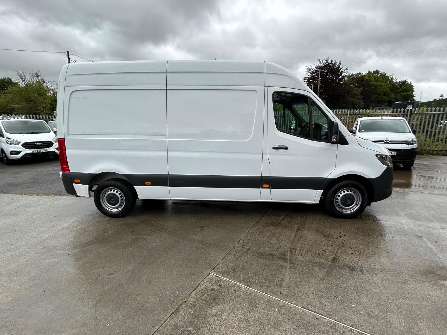 Mercedes Benz Sprinter