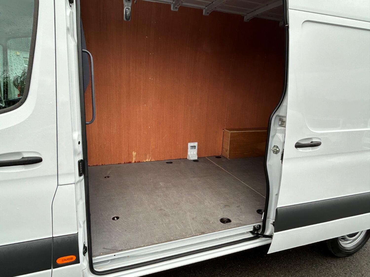 Mercedes Benz Sprinter