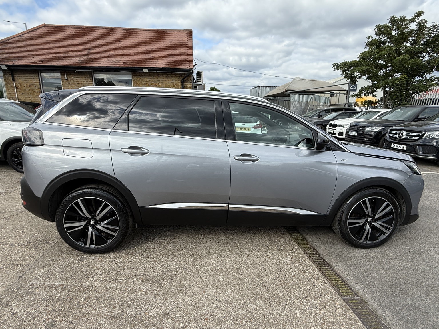 Peugeot 5008