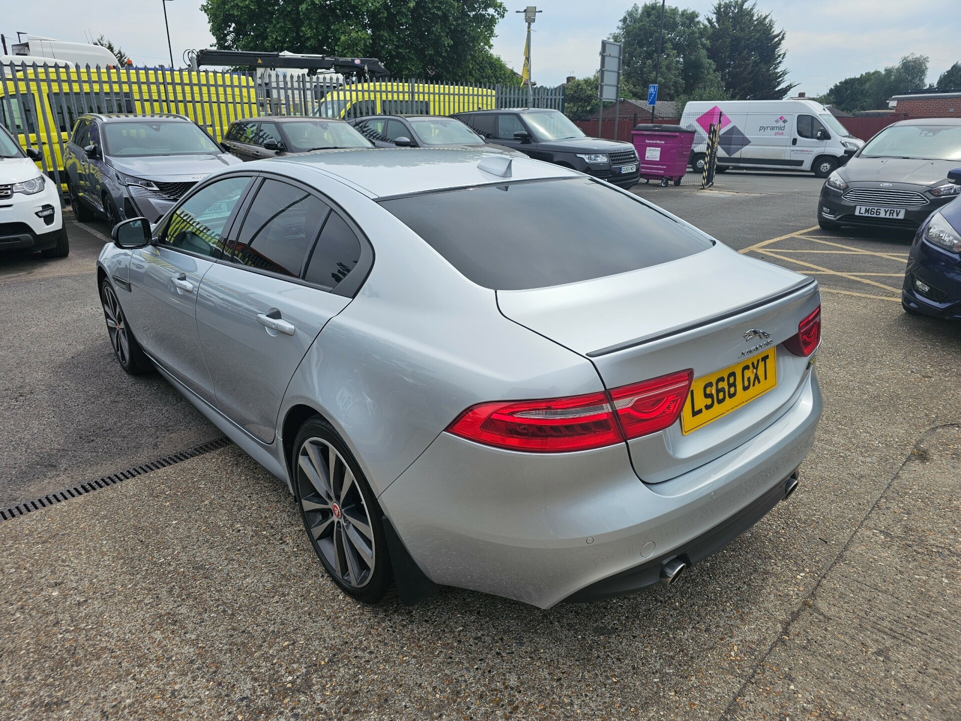 Jaguar XE