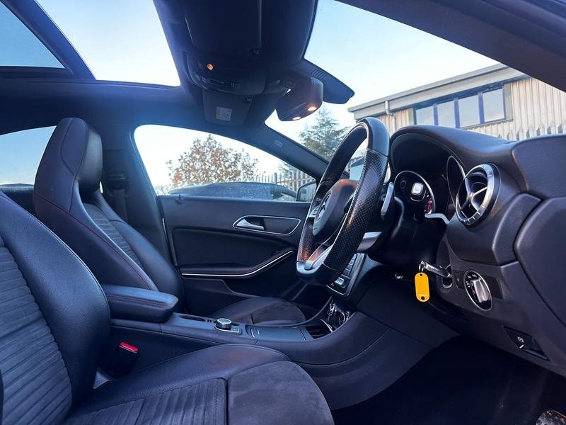 Mercedes Benz CLA