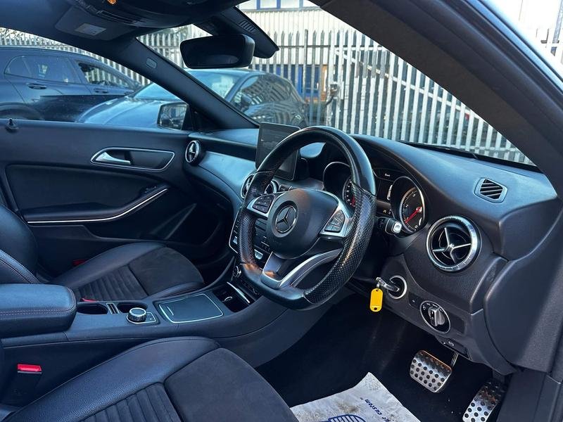 Mercedes Benz CLA
