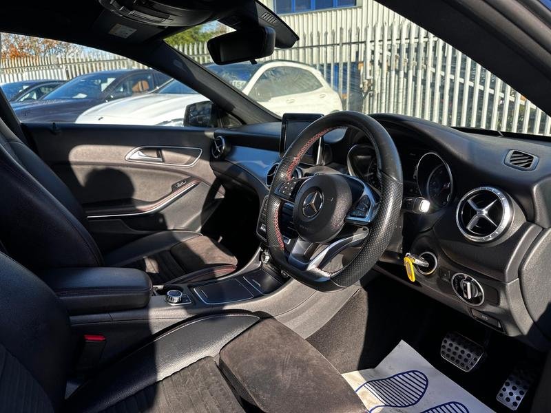 Mercedes Benz CLA
