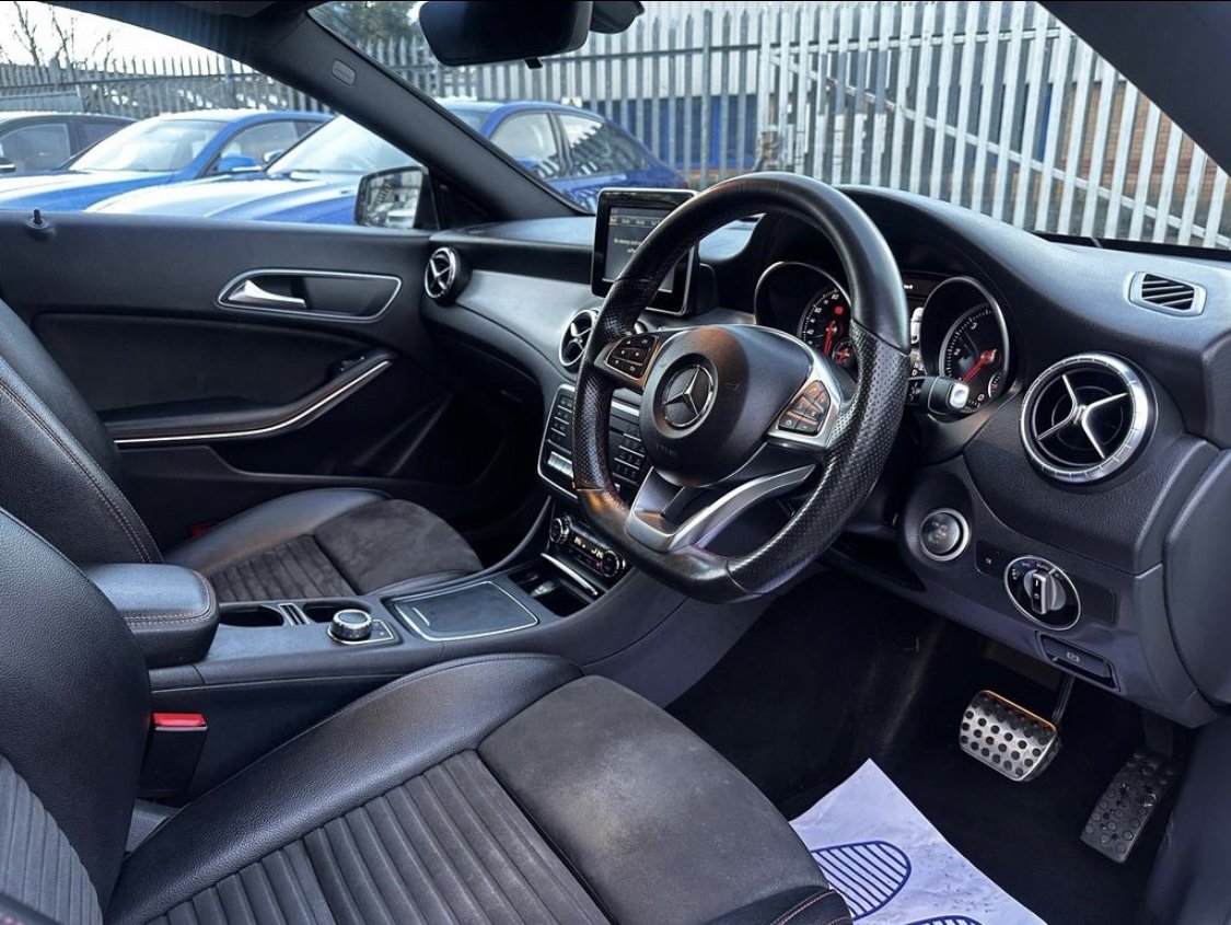 Mercedes Benz CLA