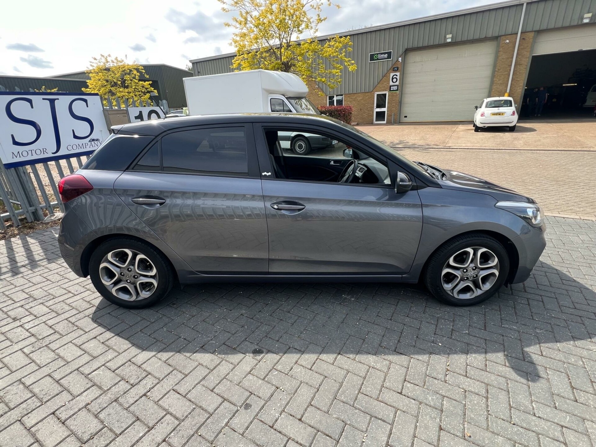 Hyundai i20