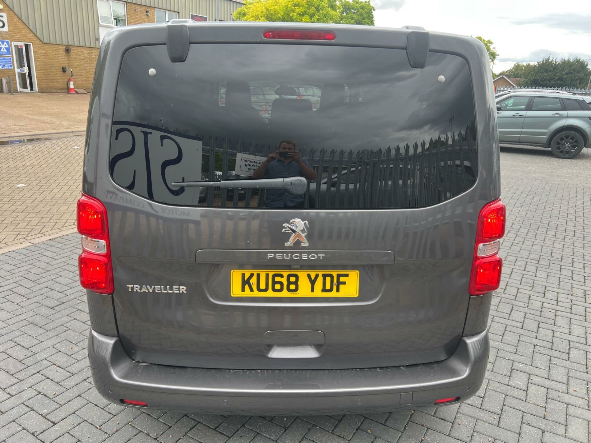 Peugeot Traveller