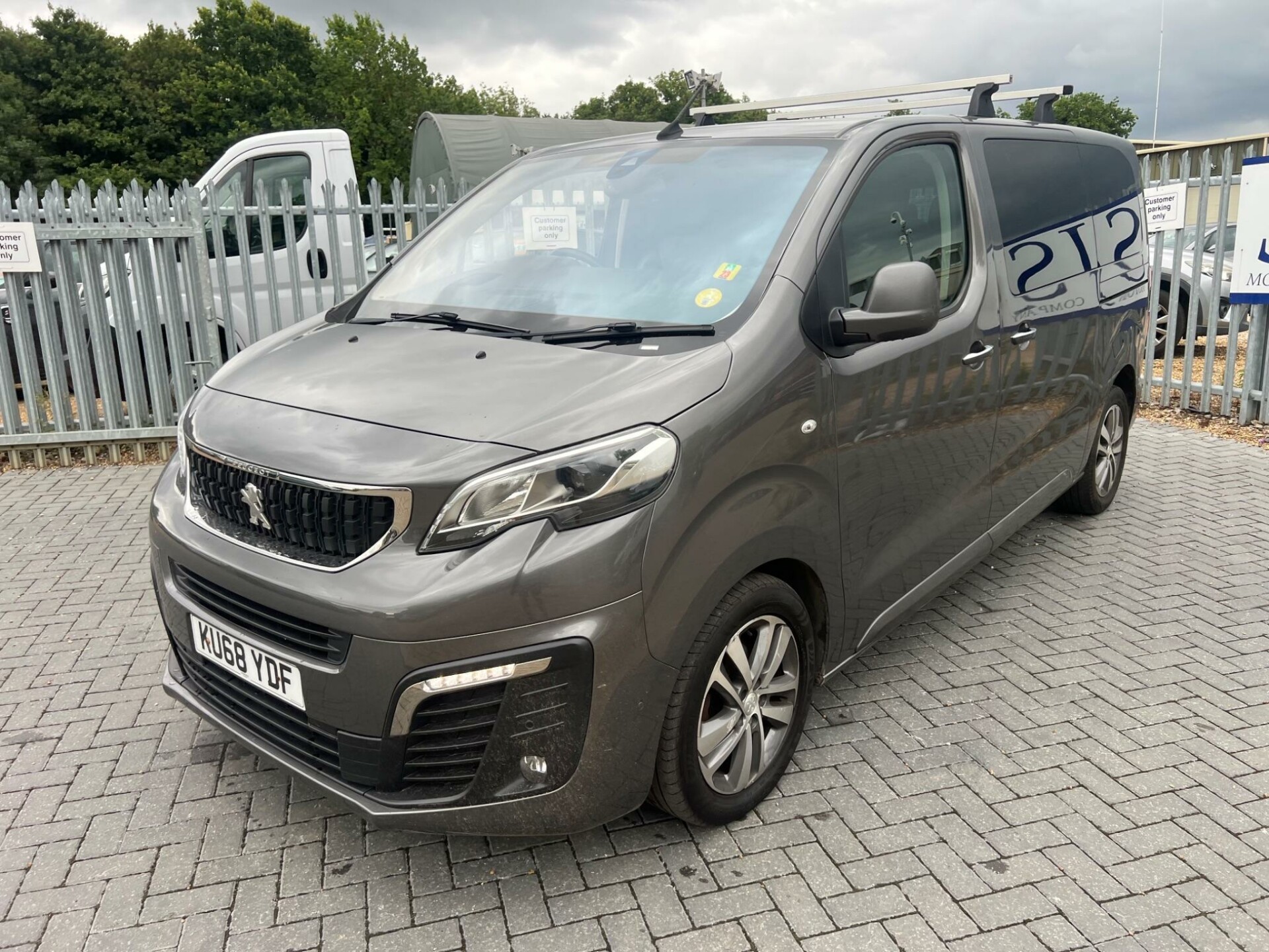 Peugeot Traveller