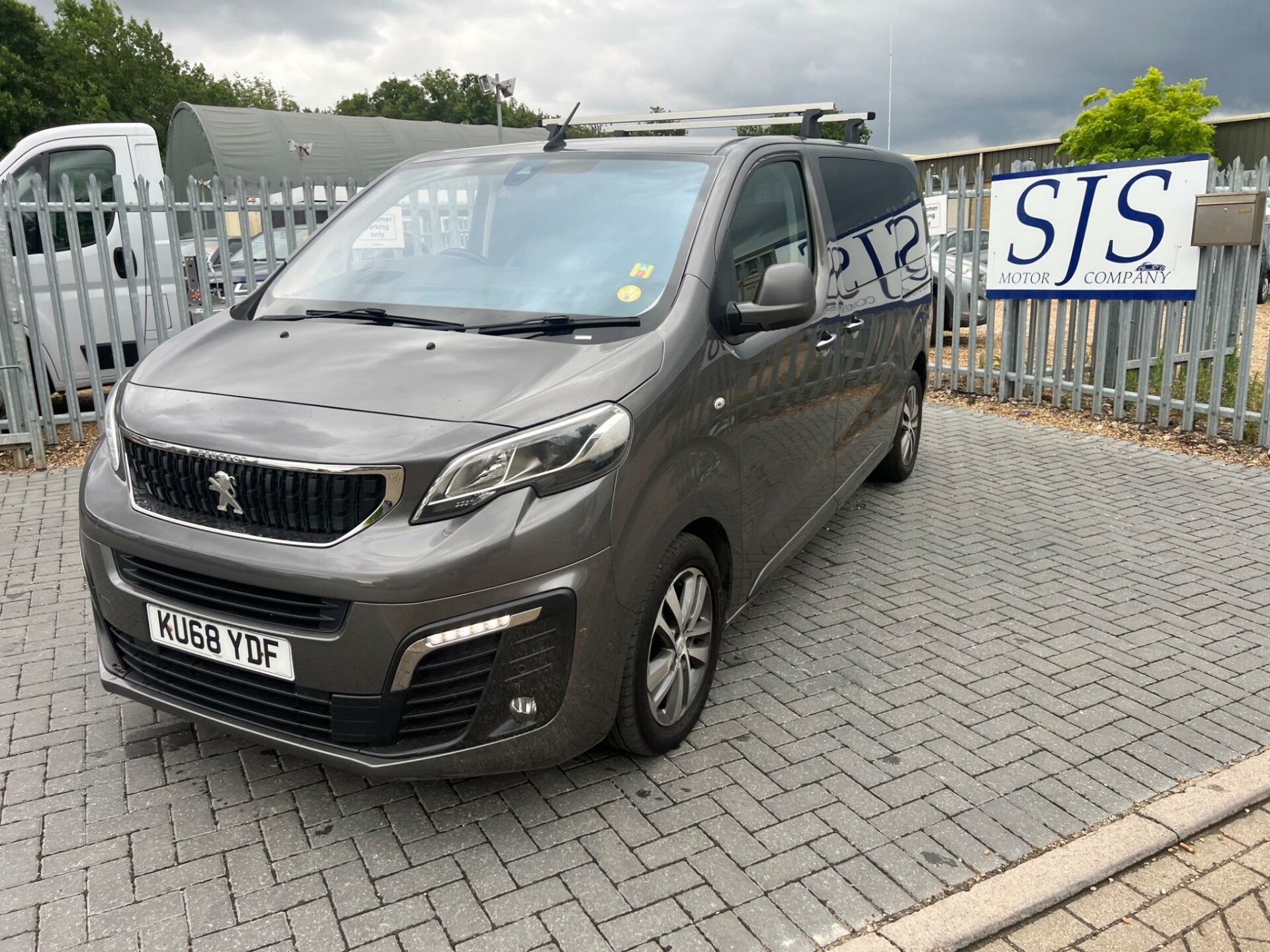 Peugeot Traveller