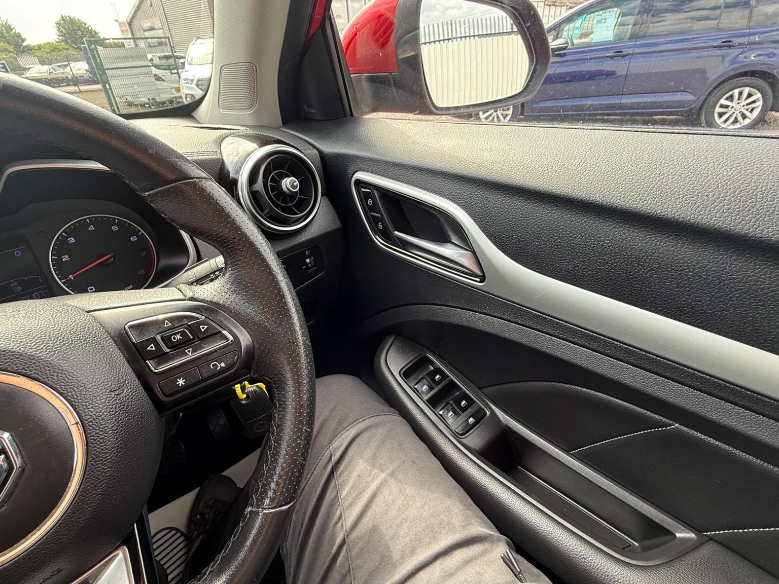 MG ZS