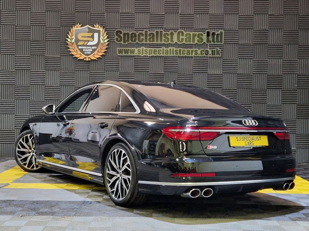 Audi S8