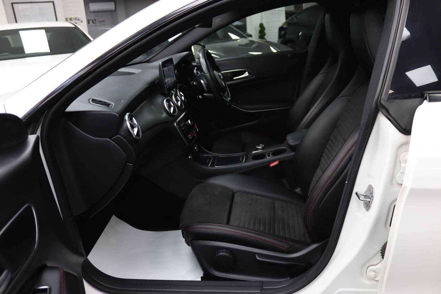 Mercedes Benz CLA