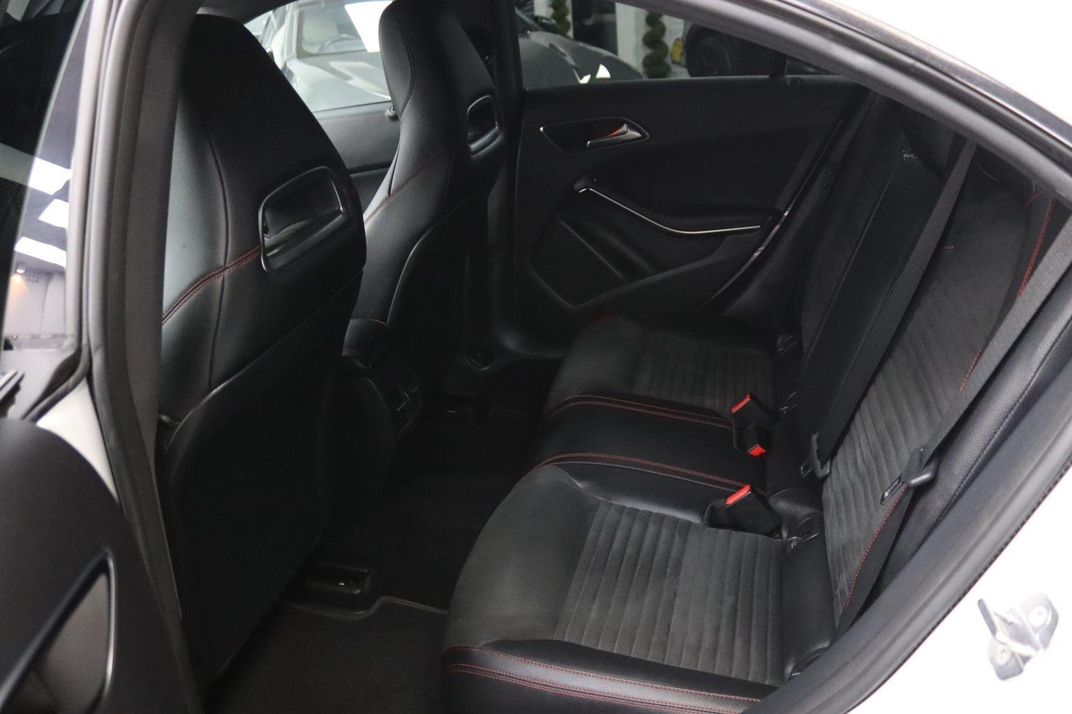 Mercedes Benz CLA