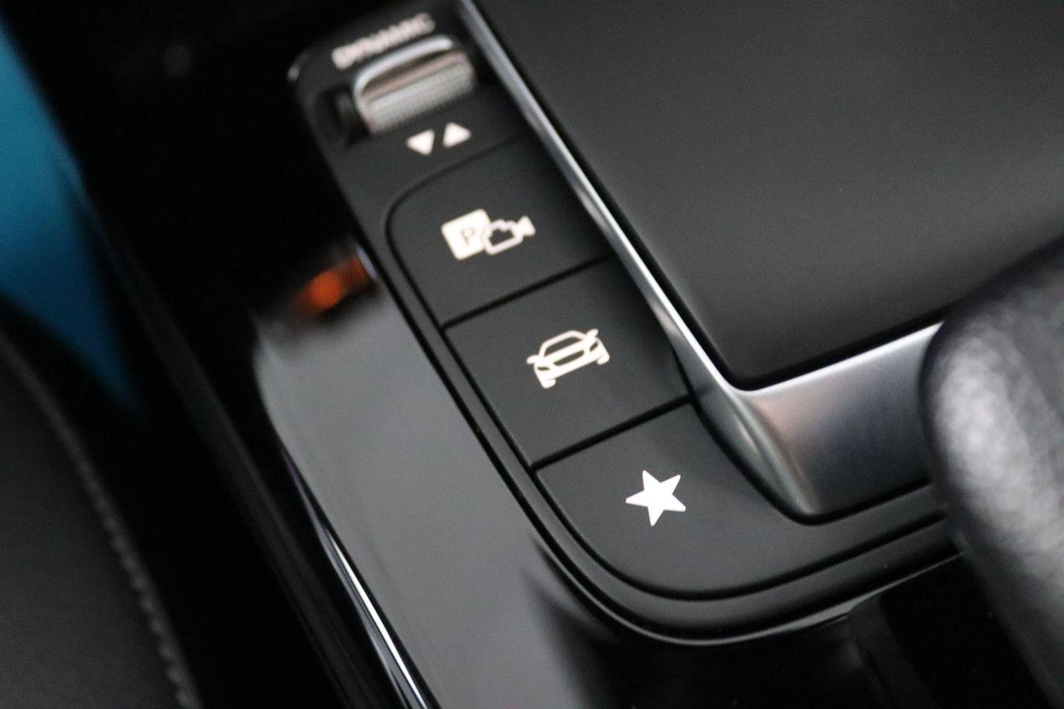Mercedes Benz CLA