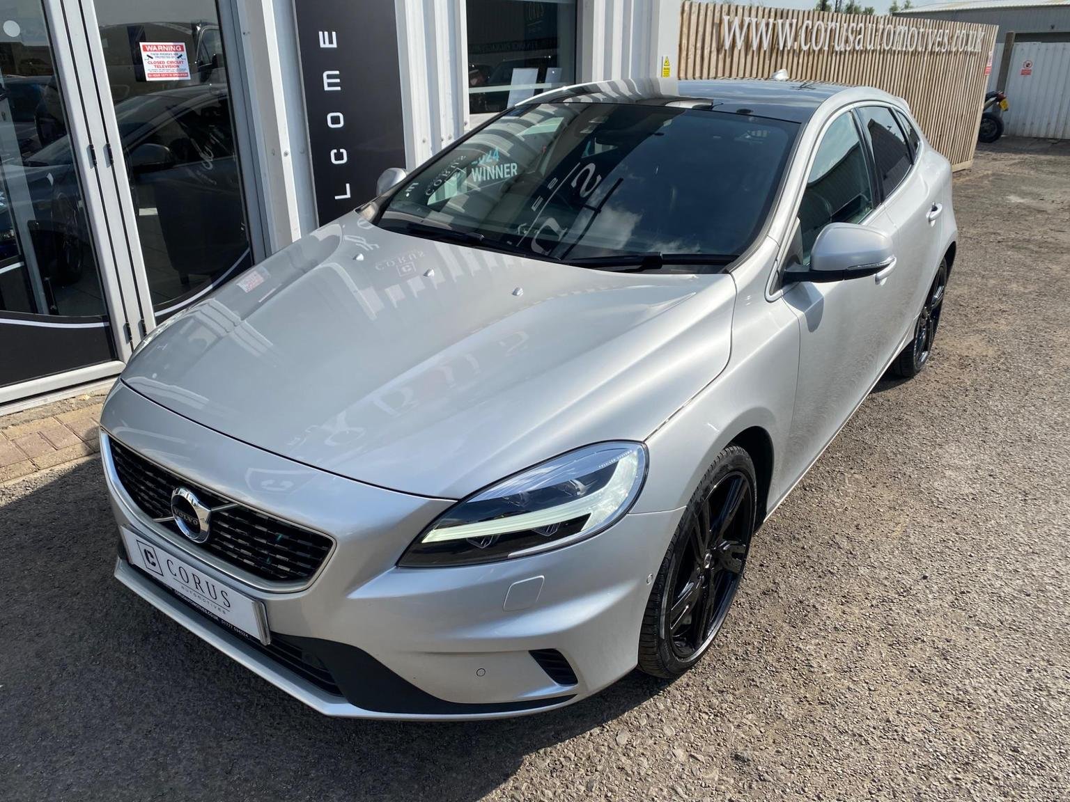 Volvo V40