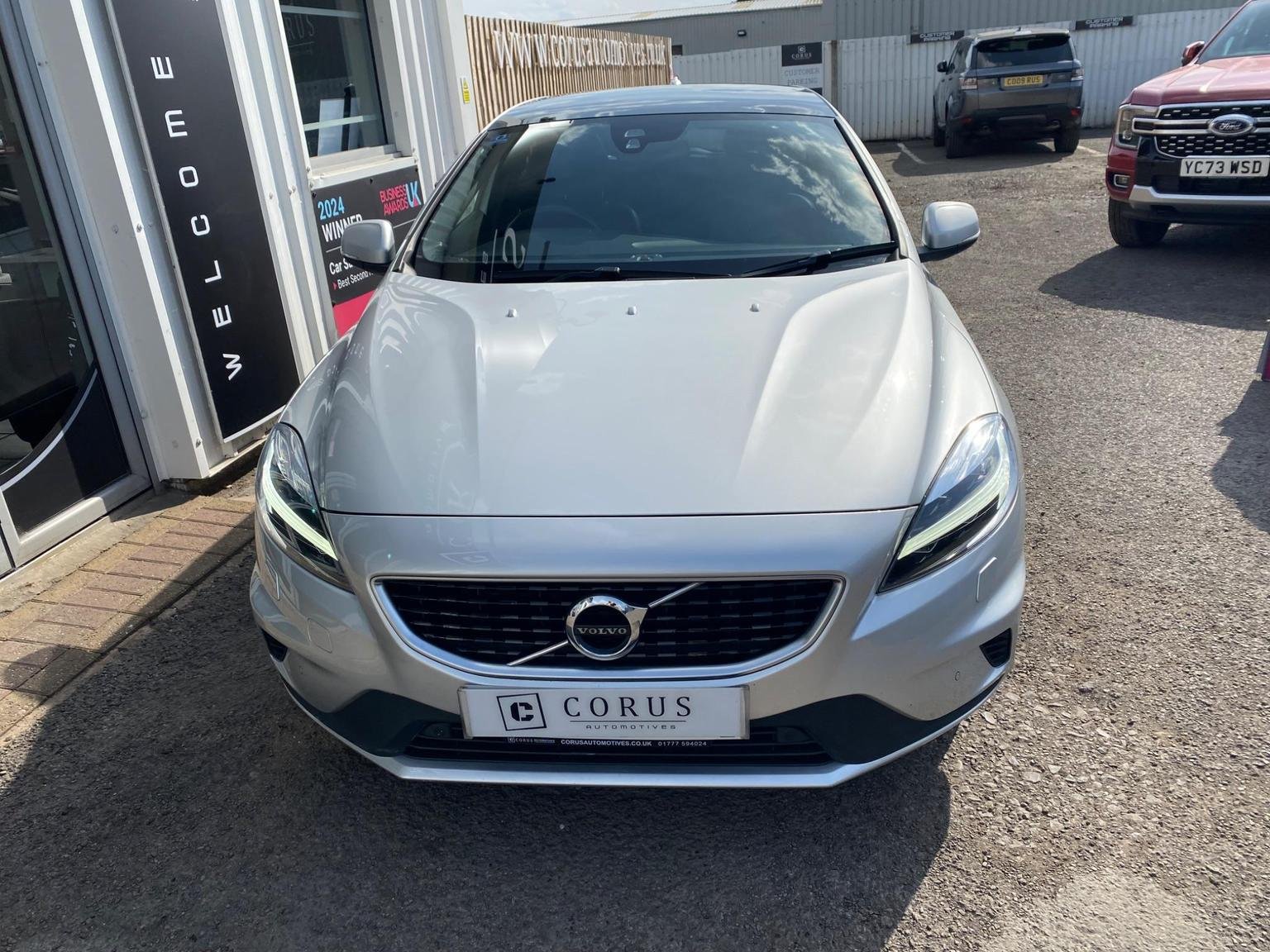 Volvo V40