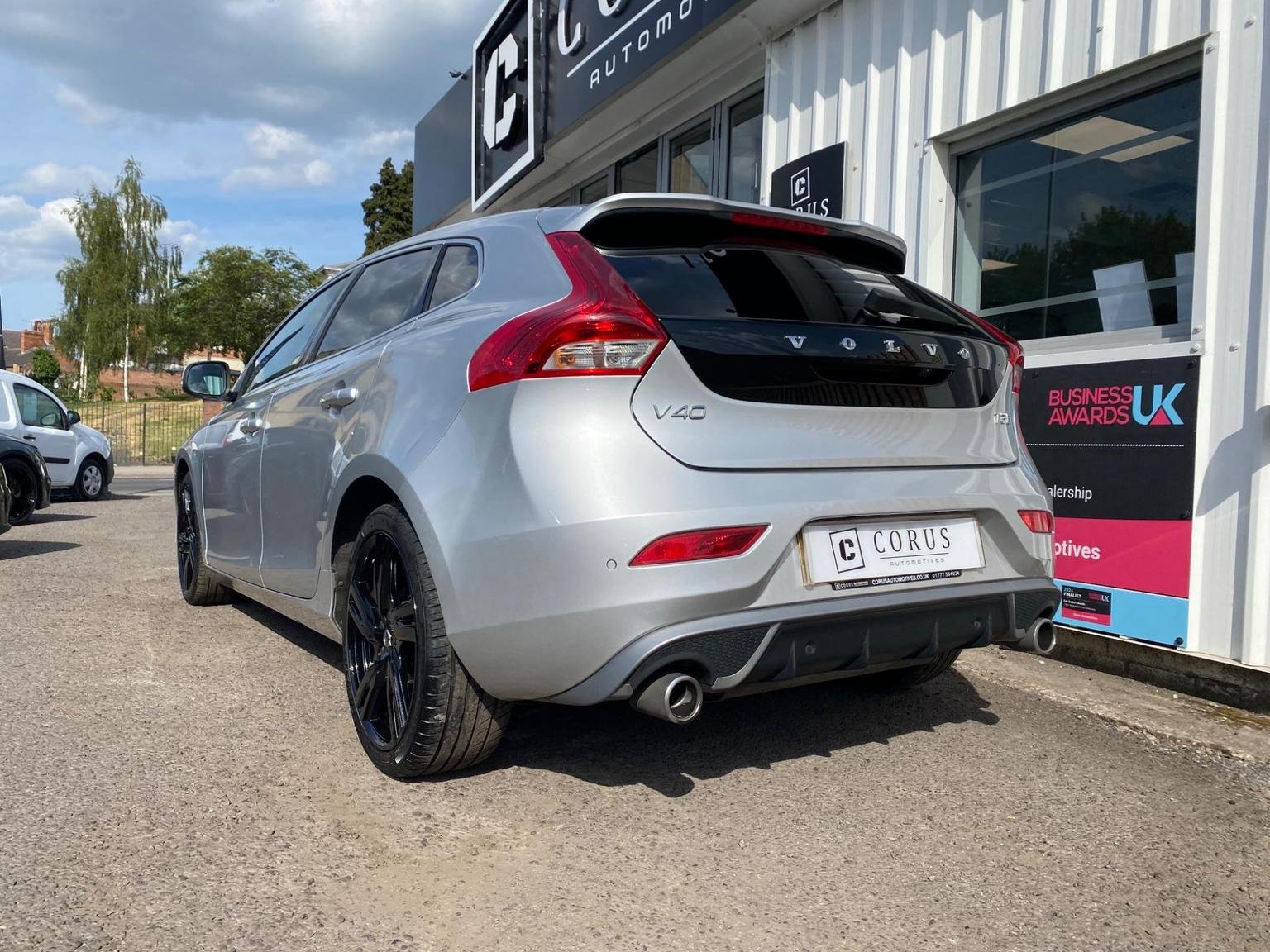 Volvo V40