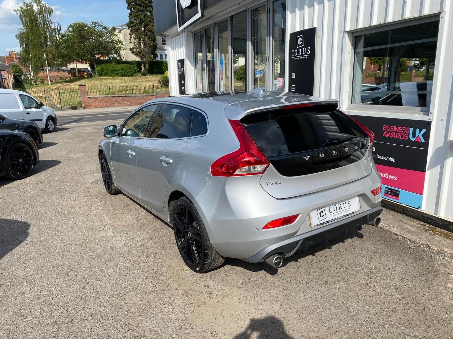 Volvo V40