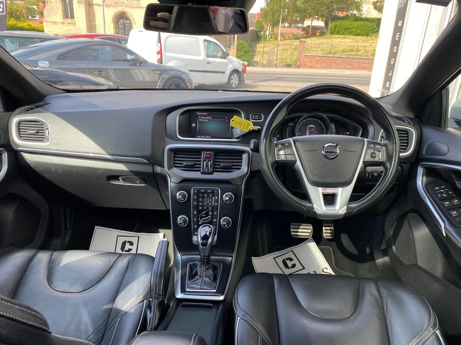 Volvo V40