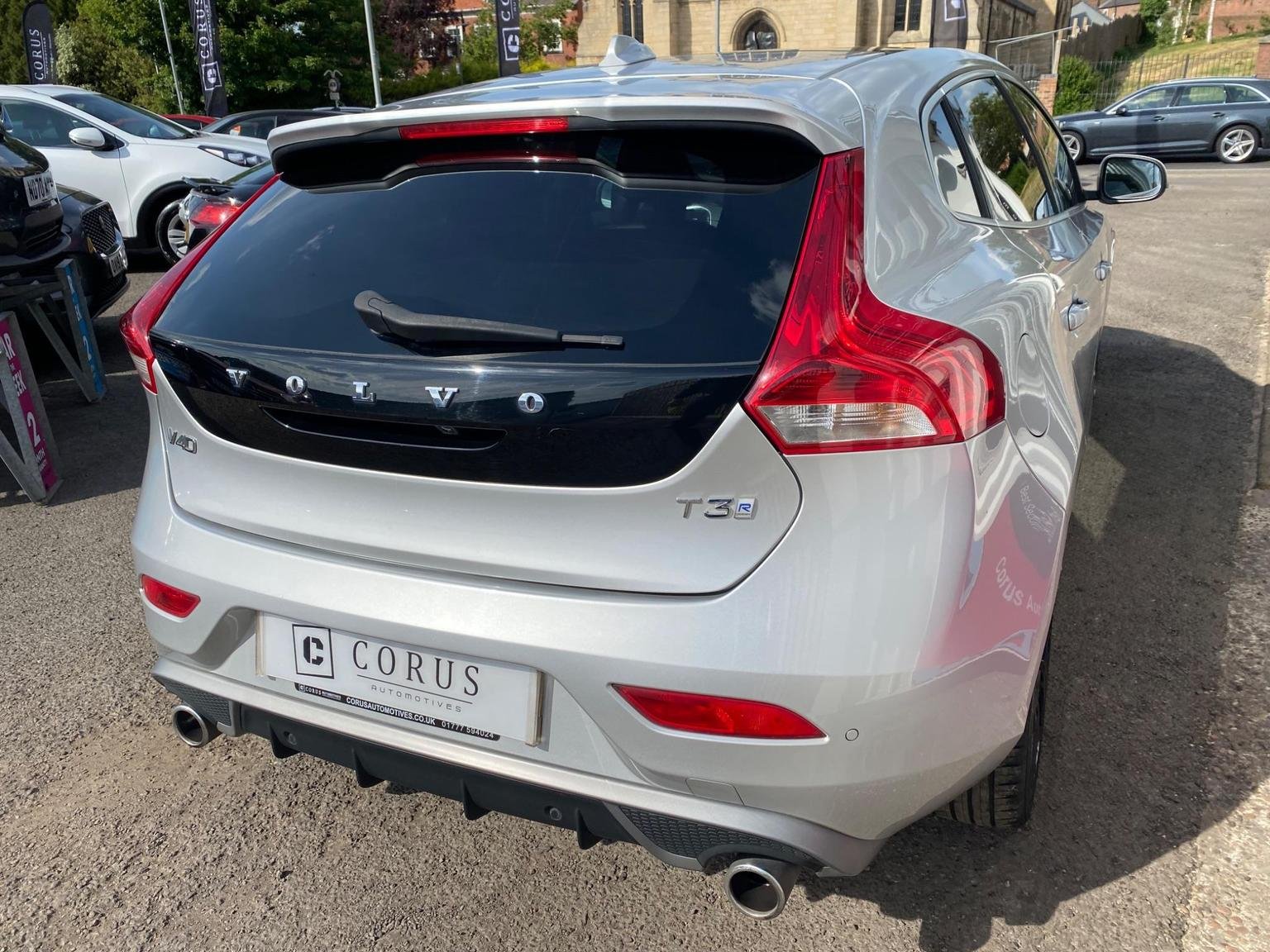Volvo V40