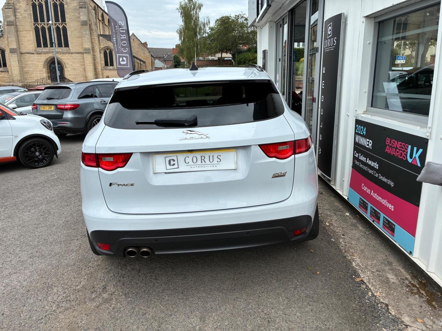 Jaguar F Pace