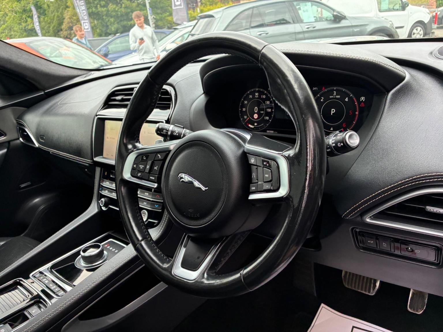 Jaguar F Pace