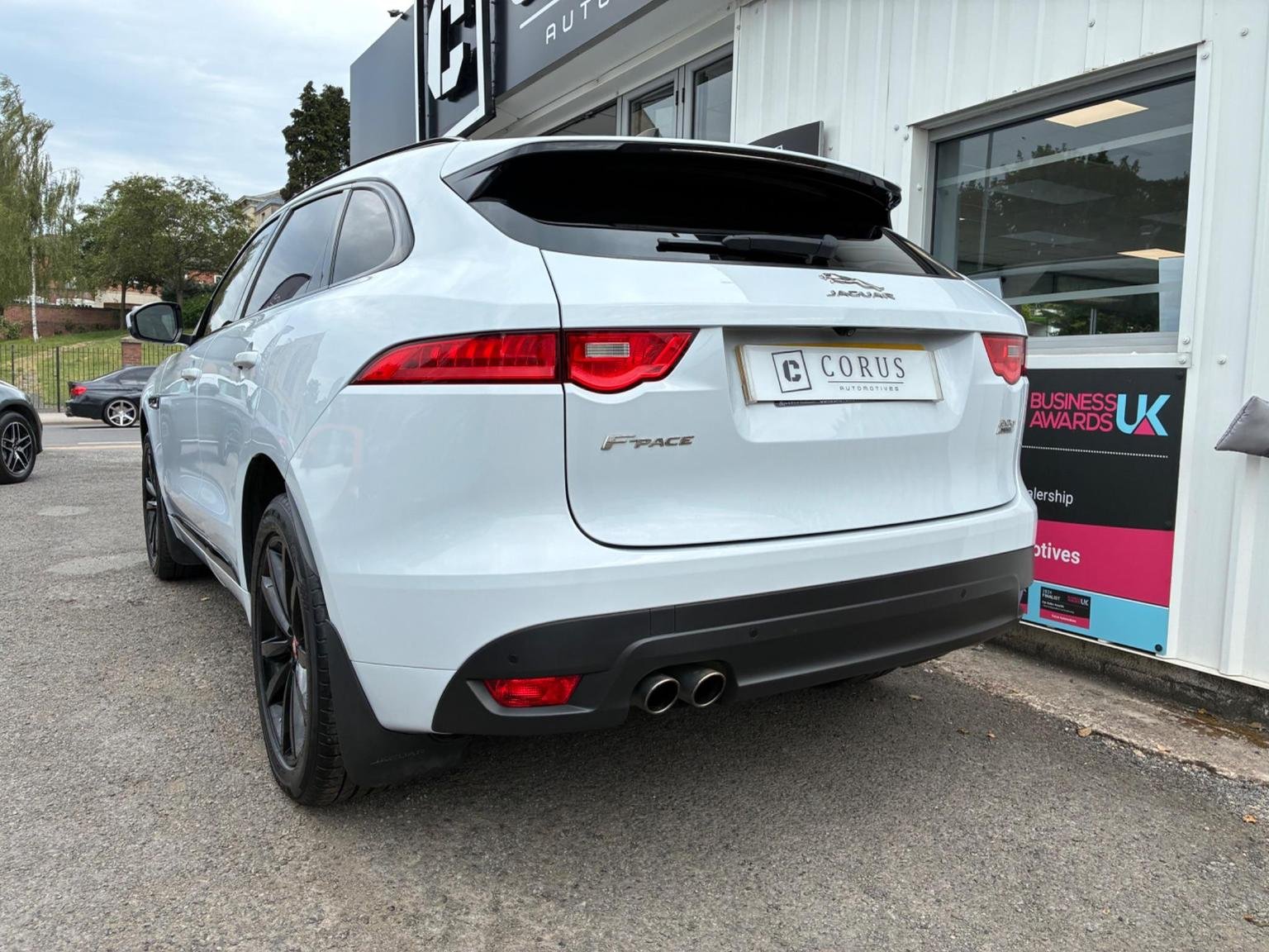 Jaguar F Pace