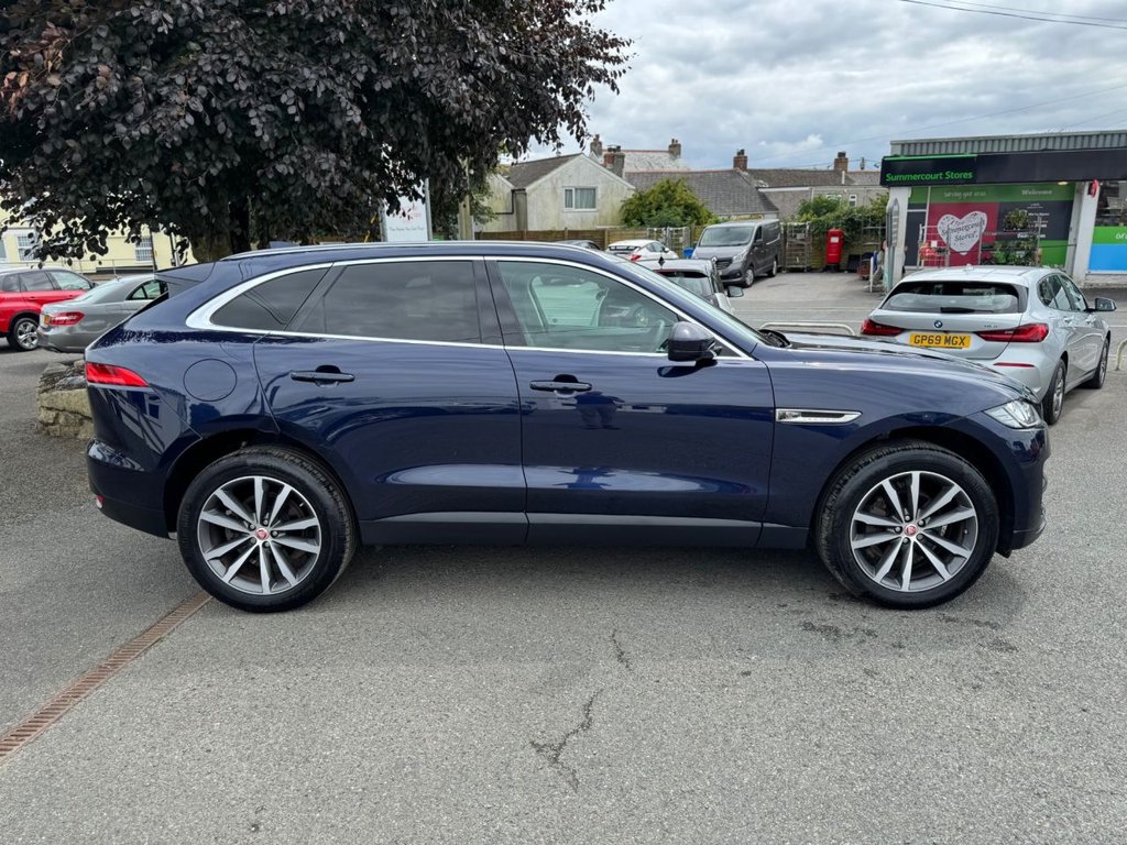 Jaguar F Pace