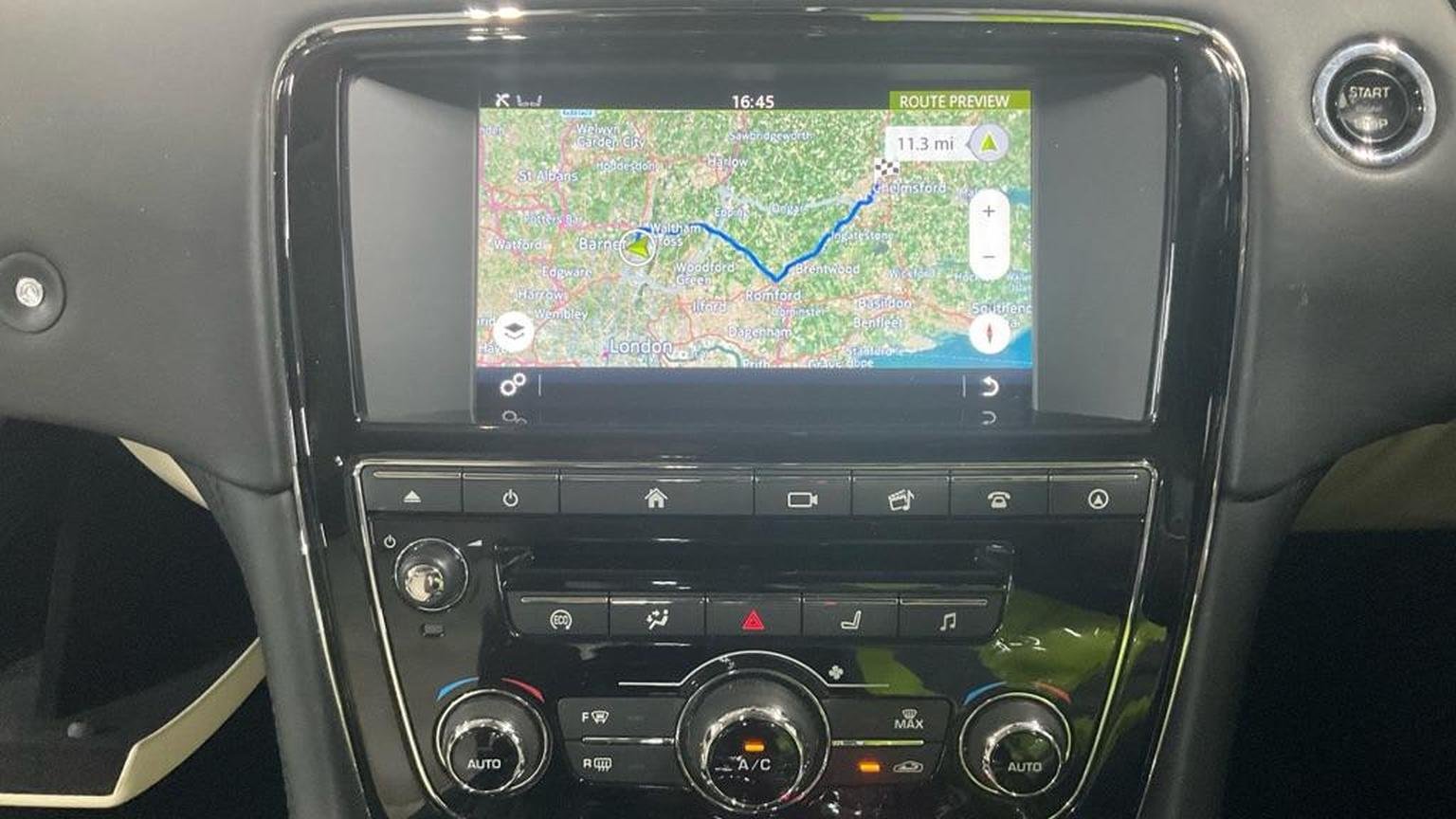 Jaguar XJ