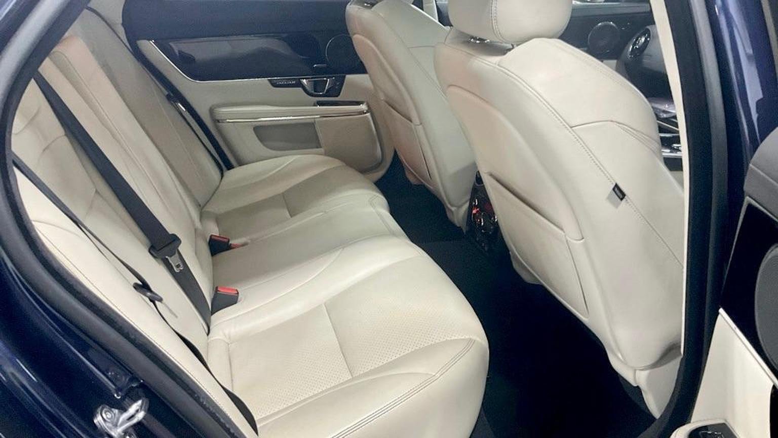 Jaguar XJ