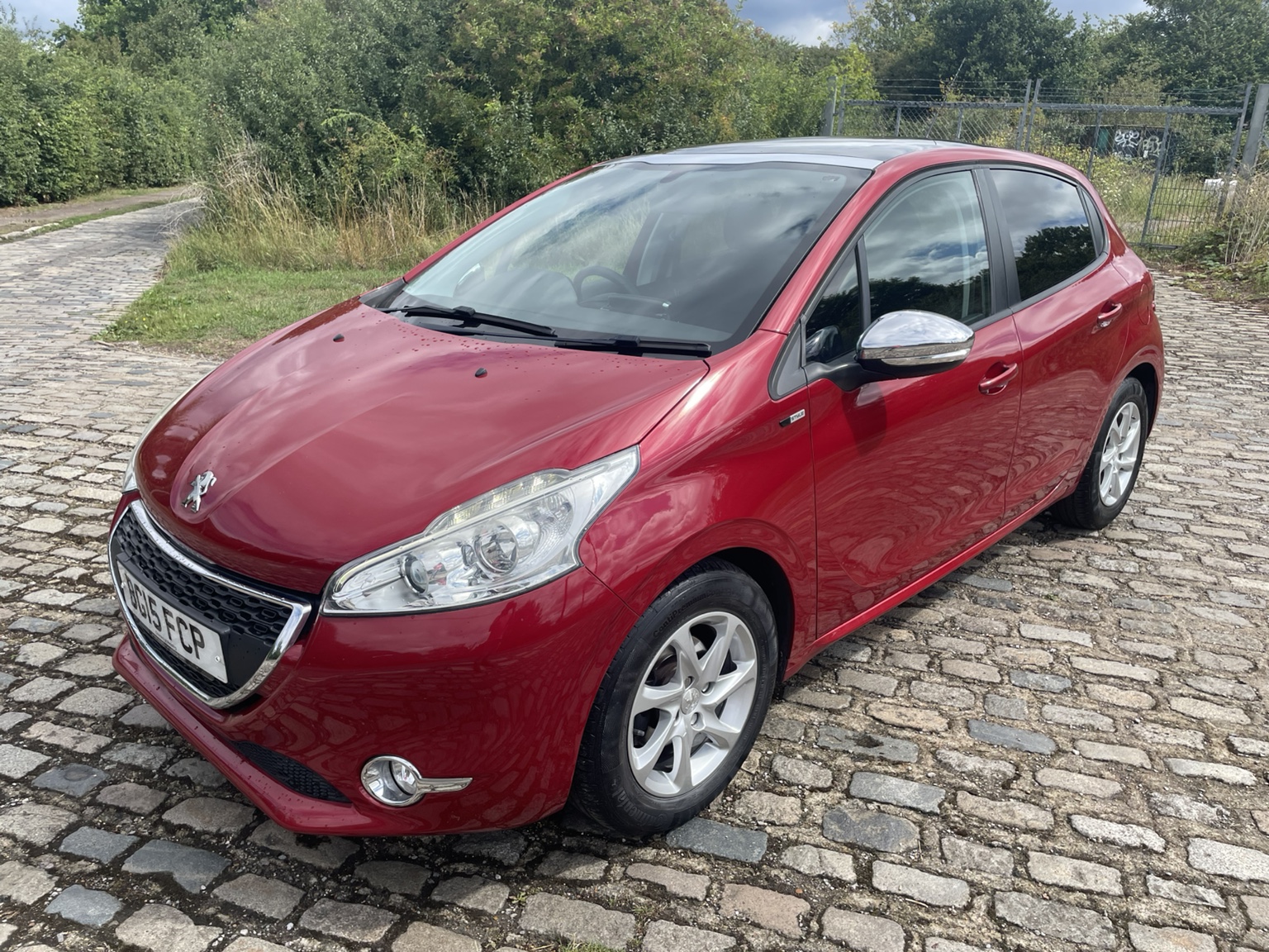 Peugeot 208