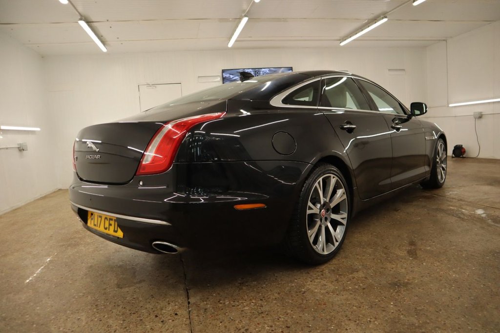 Jaguar XJ