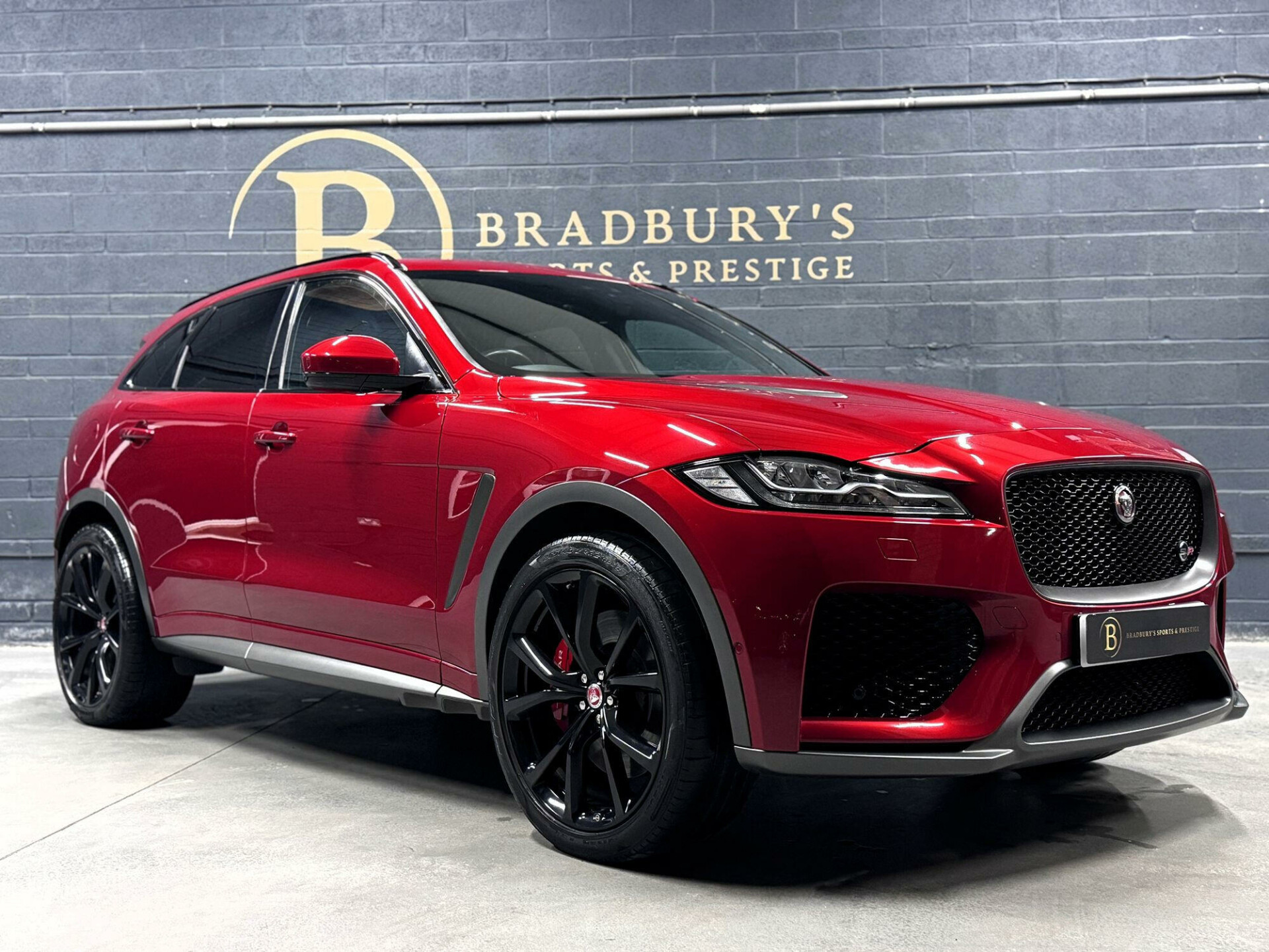 Jaguar F Pace